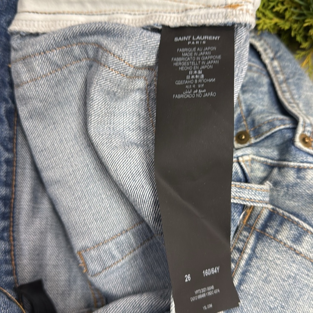 YSL washed Jean
Used
Very nice - Picture 6 of 9